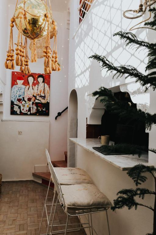 Dar Rafiqa Marrakech Médina Mouassine — patio intérieur d'un riad, espace calme et atmosph érique