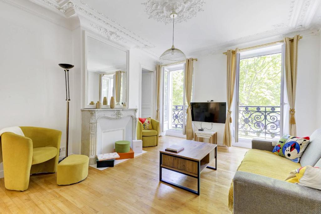BnBNova - 3BR 2BA - Champs-Élysées & Arc de Triomphe