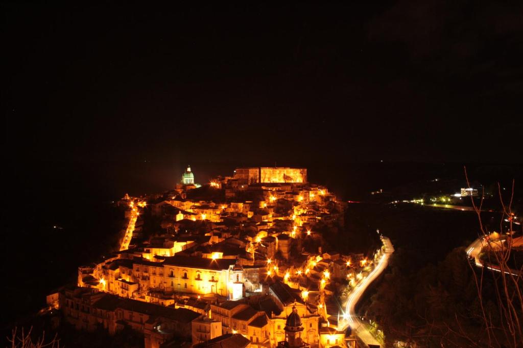 Nespecifikovaný výhled na destinaci Ragusa nebo výhled na město při pohledu z bed and breakfast