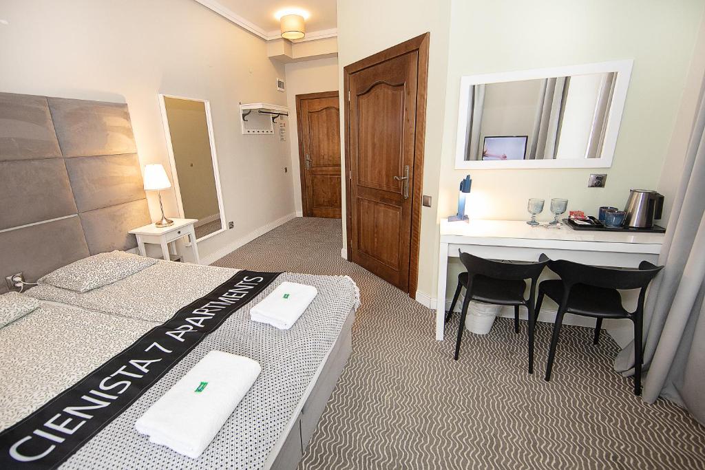CIENISTA 7 APARTMENTS - Large Double Room