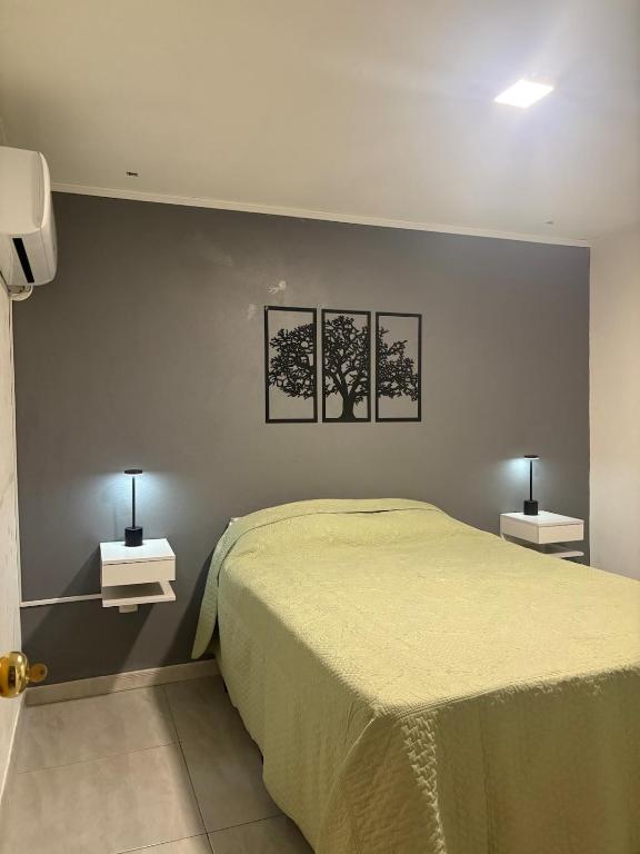 Casa de dos plantas, amueblada