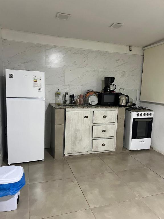 Casa de dos plantas, amueblada