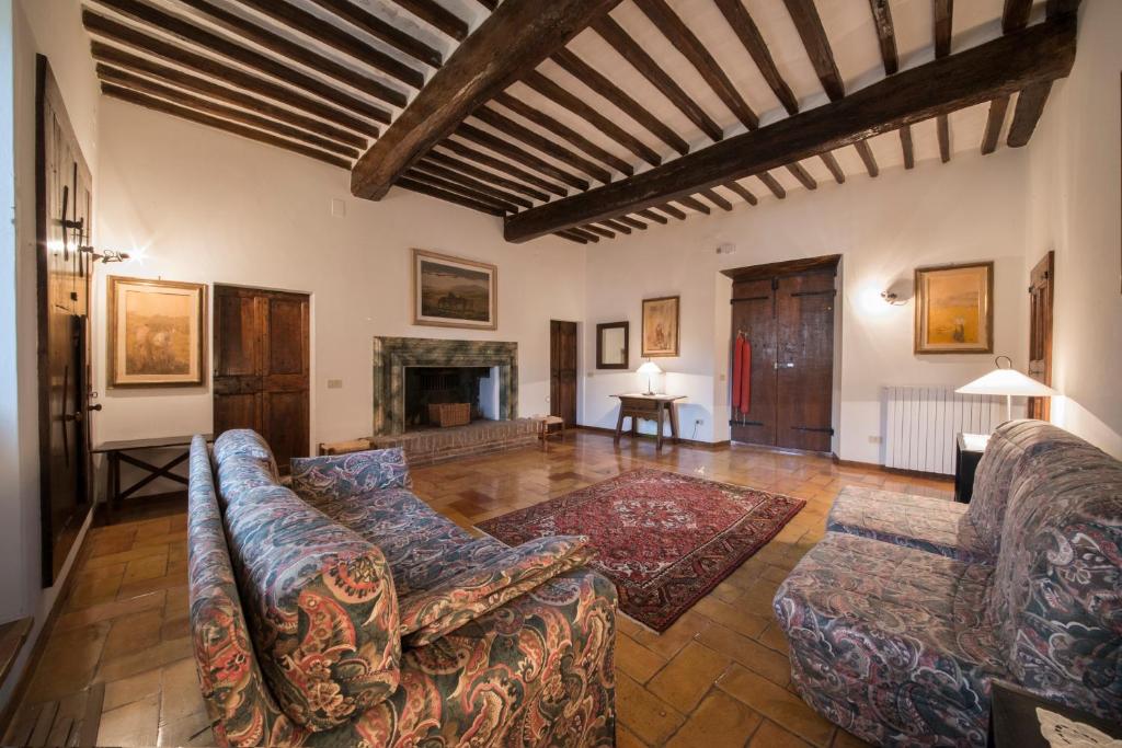 A seating area at Casa Dei Lecci