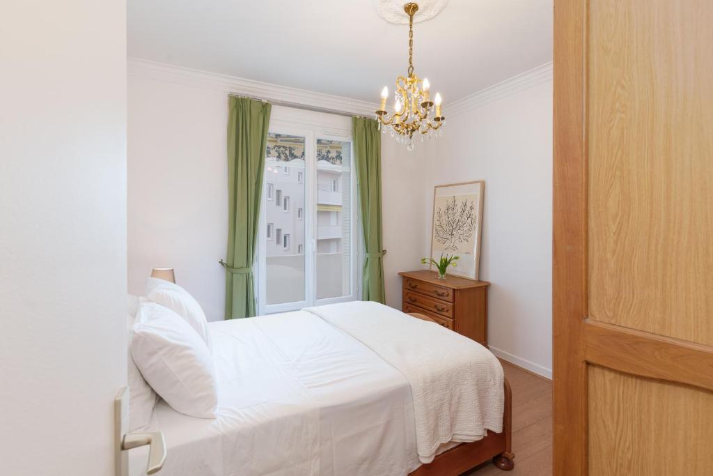 Classic French & Modern Comfort in Cannes