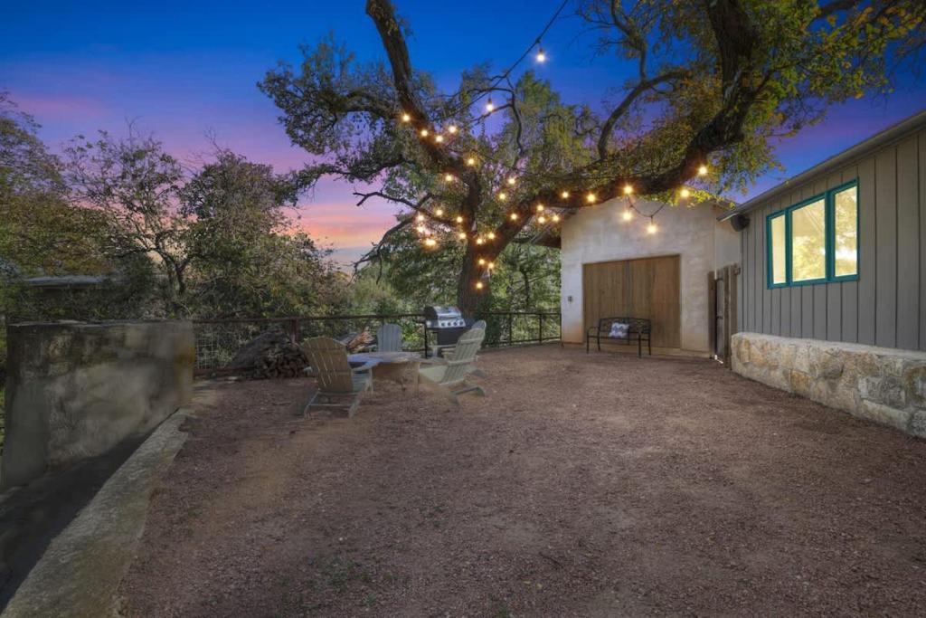 Gallery image of 406 Lodge-A: Hot-Tub & 2 Blks to Main St in Fredericksburg