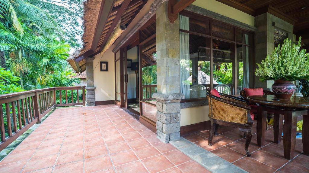 Balkón nebo terasa v ubytování Kori Ubud Resort, Restaurant & Spa