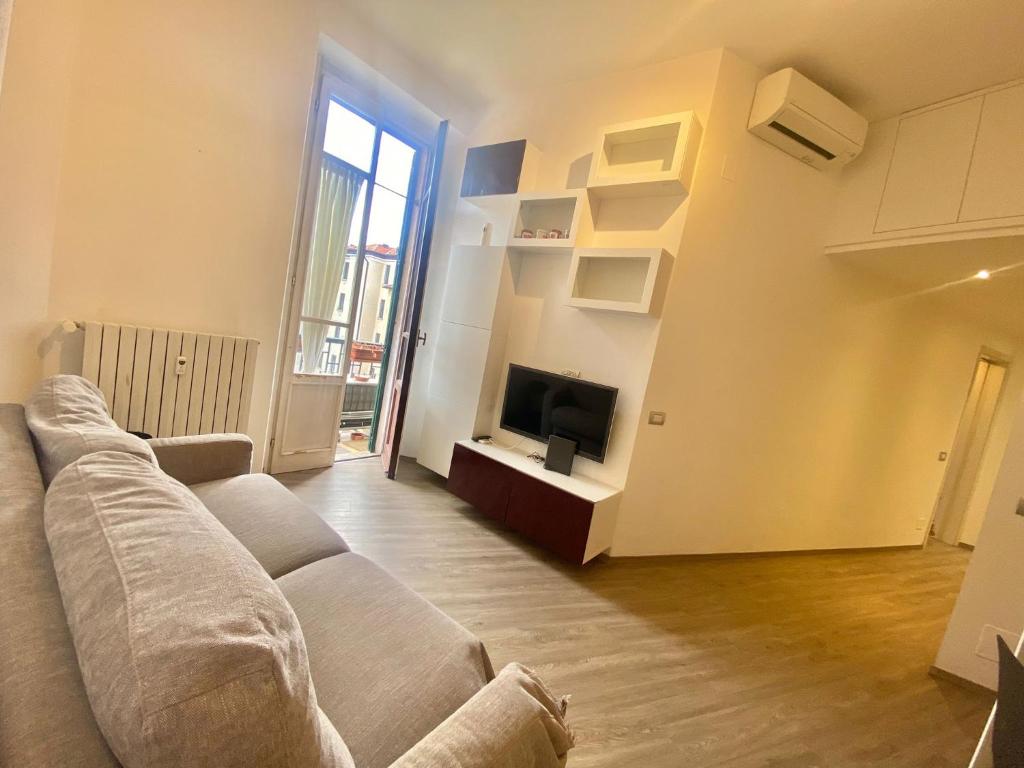 Palma Home, Elegante e Spaziosa nel cuore della Città di Milano, con Metropolitana M1 Gambara