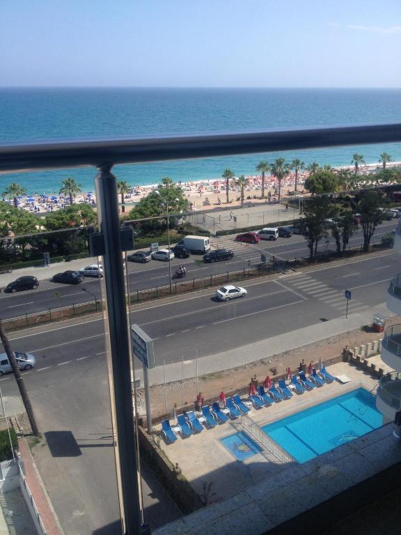 Nespecifikovaný výhled na moře nebo výhled na moře při pohledu z aparthotelu