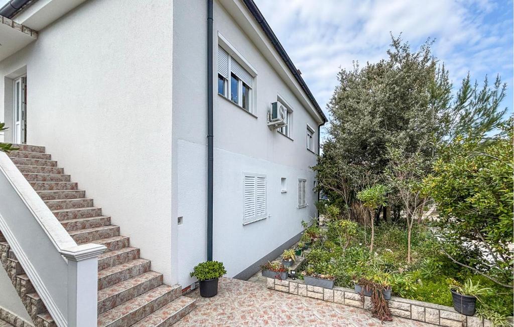 Nice Apartment In Rab With Harbor View