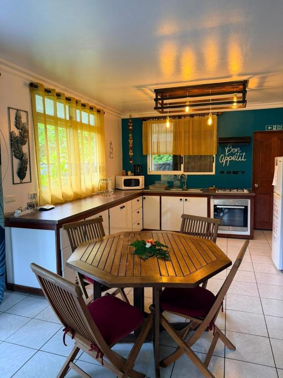 Plage privée - Vahine Ori Lodge - photo 5 - Raiatea, Polynésie