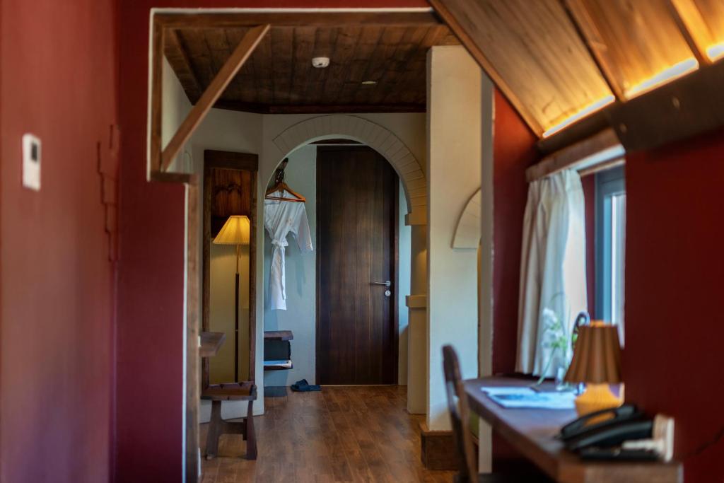 Suite nhìn ra núi