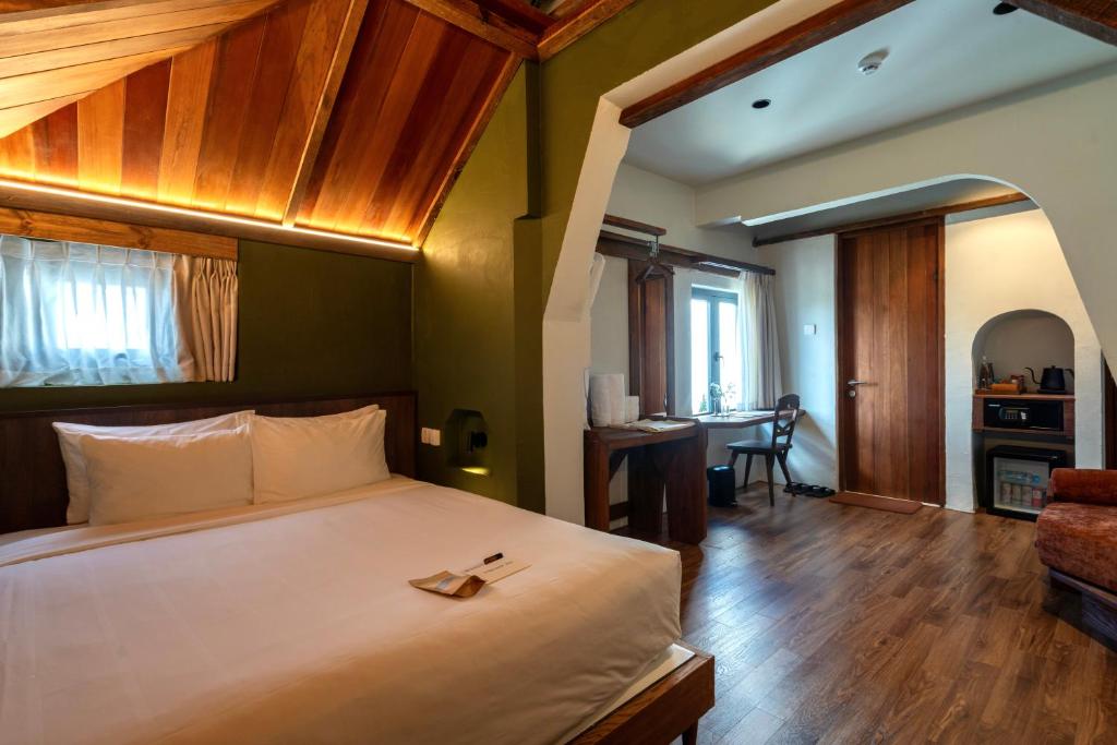 Phòng Deluxe Giường Đôi Có Bồn Tắm