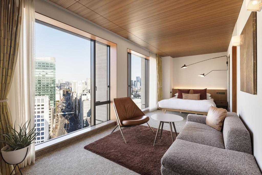Superior Queen Room with City View