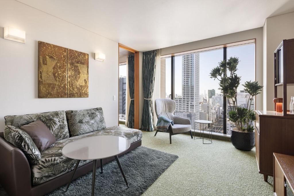 King Suite with City View