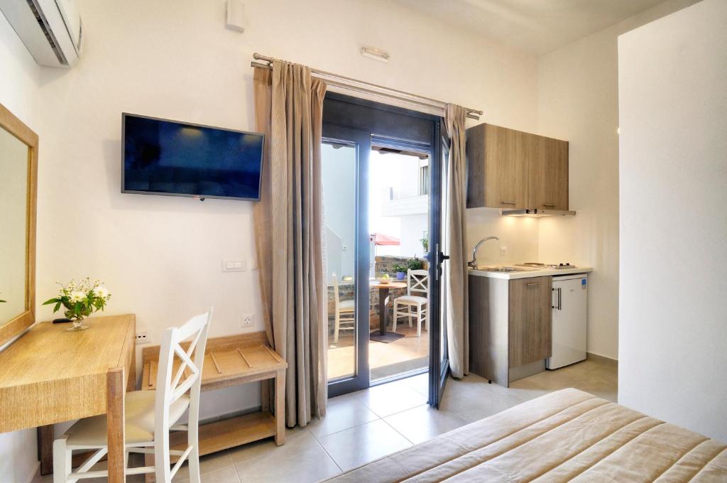 Kuchyň nebo kuchyňský kout v ubytování Myrtos Mare Suites