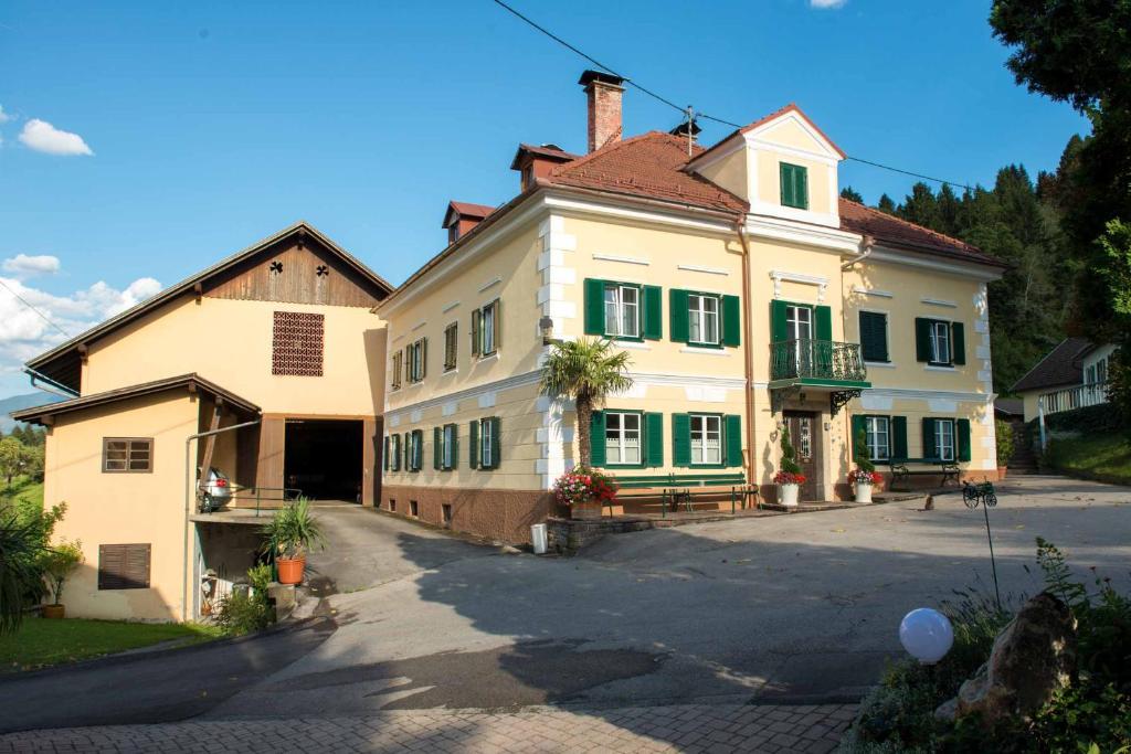 Budova, v ktorej sa apartmán nachádza