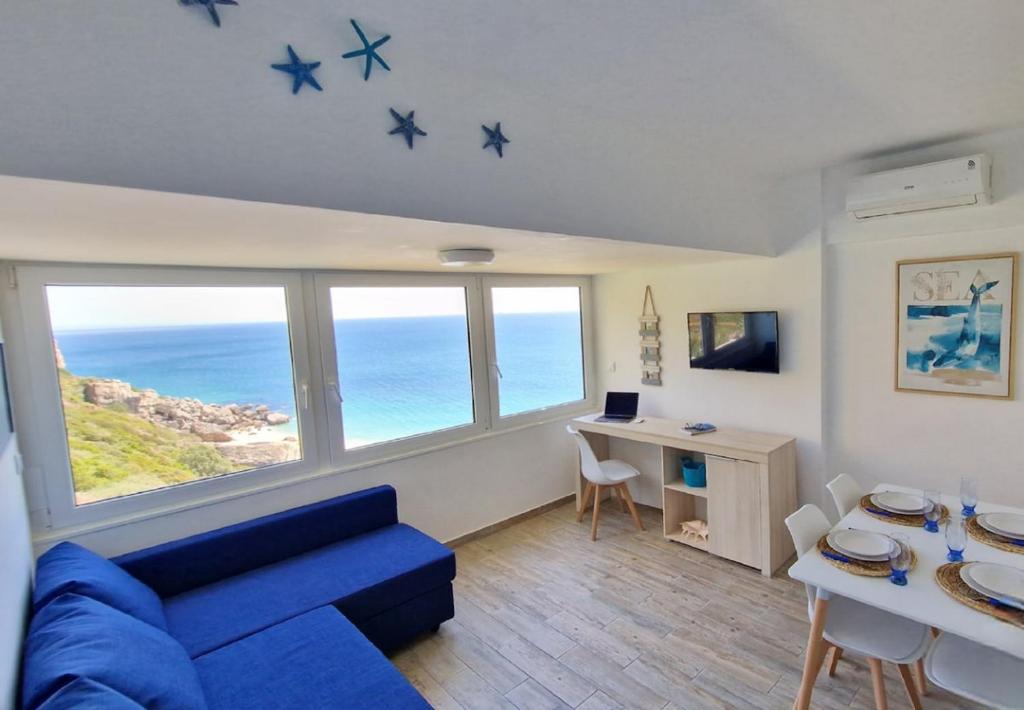 Excellent sea view with direct beach access