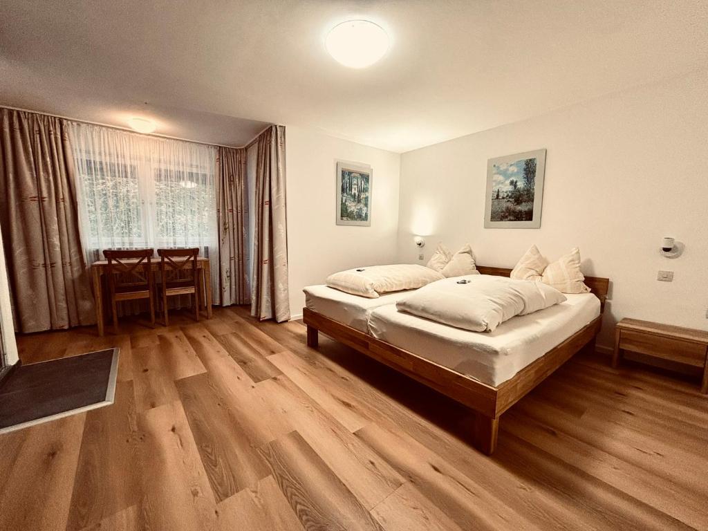 Hotel Tannenhof - Double Room With Private Bathroom