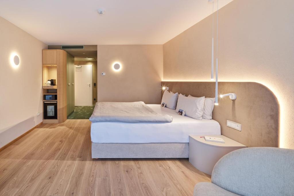 Hotel Erasmus - Mein Genuss- und Wellnesshotel - Полулюкс с балконом