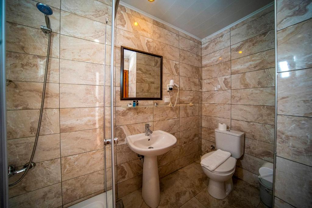 Nagi Beach Hotel - Budget Double Or Twin Room