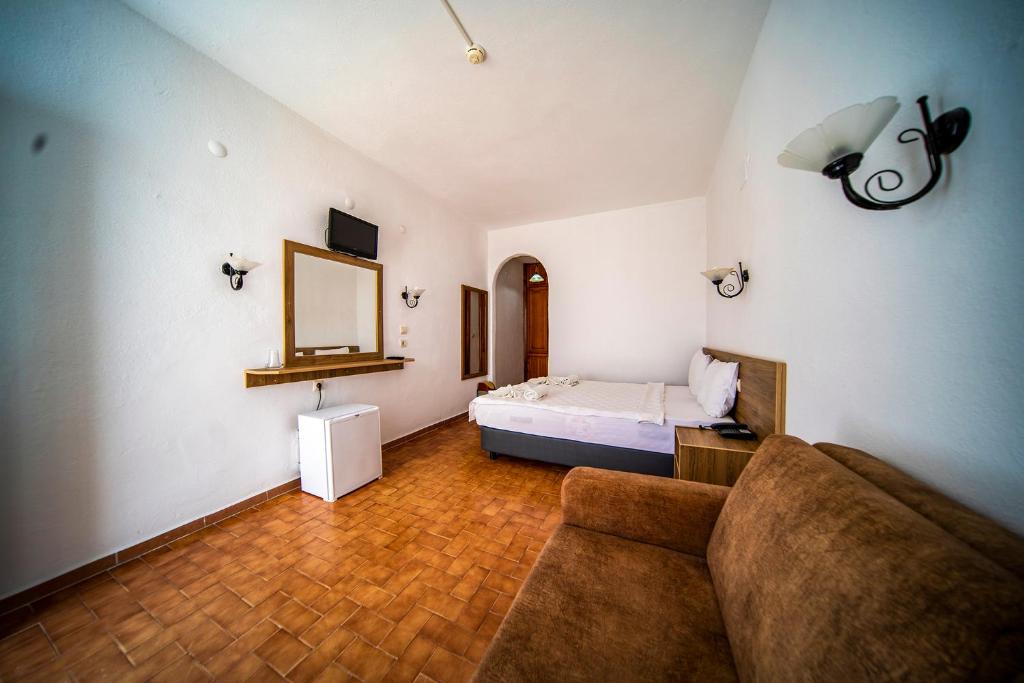 Nagi Beach Hotel - Economy Double Room