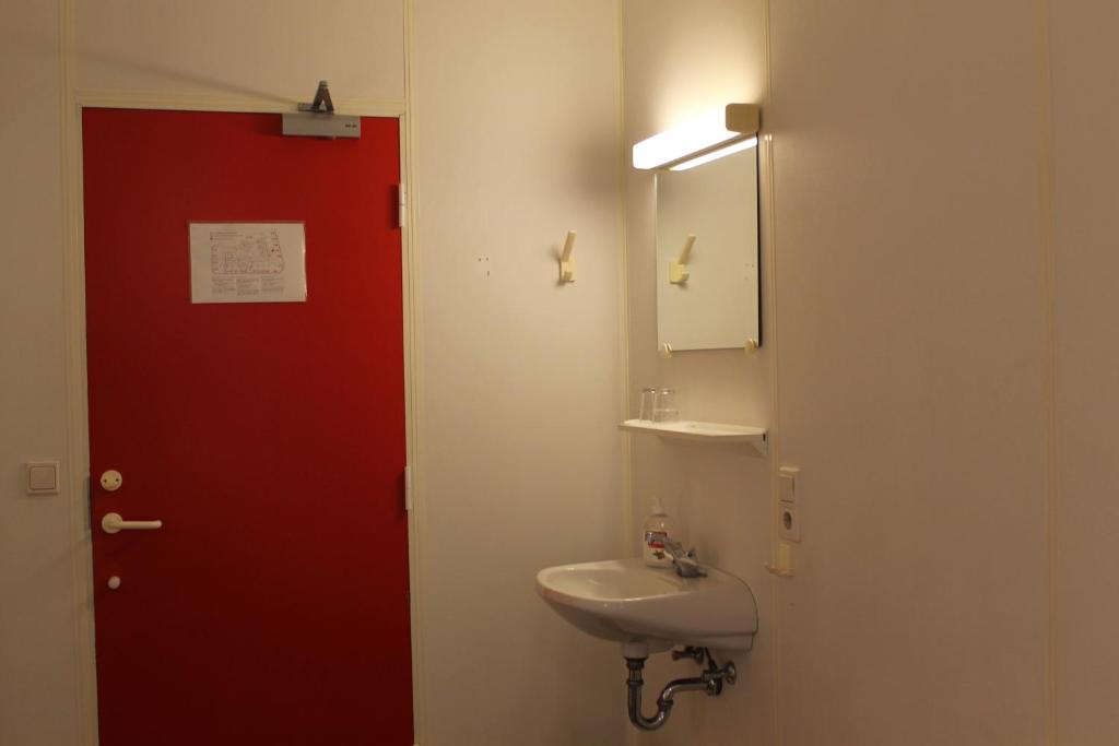 101 Guesthouse Hotel - Resim 38