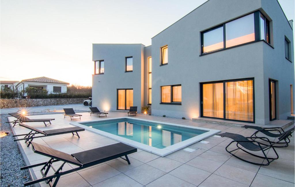 Beautiful Home In Krk With Sauna