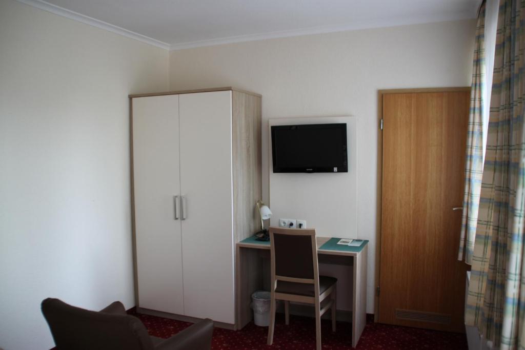 Hotel Neuses - Classic Triple Room