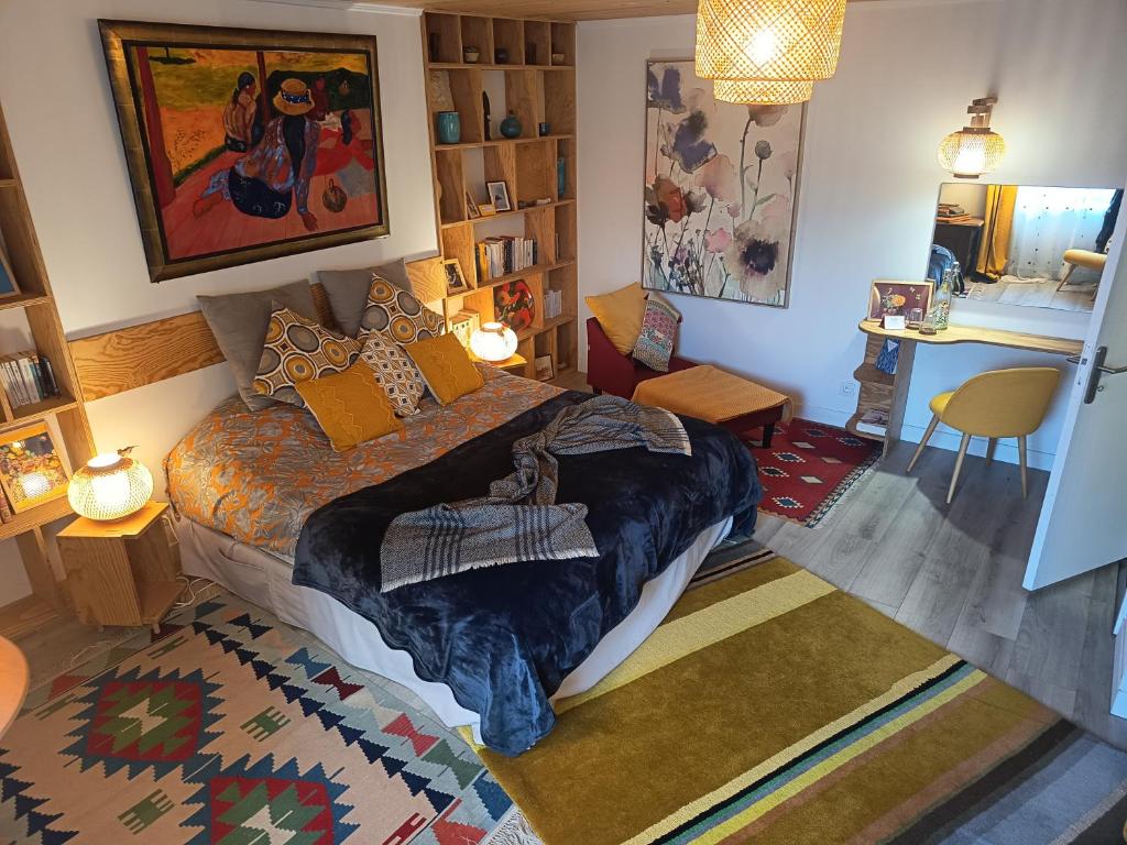 Maison d'Hôtes Les 3 Koïs, Nature & Quiétude - Double Room With Private Bathroom
