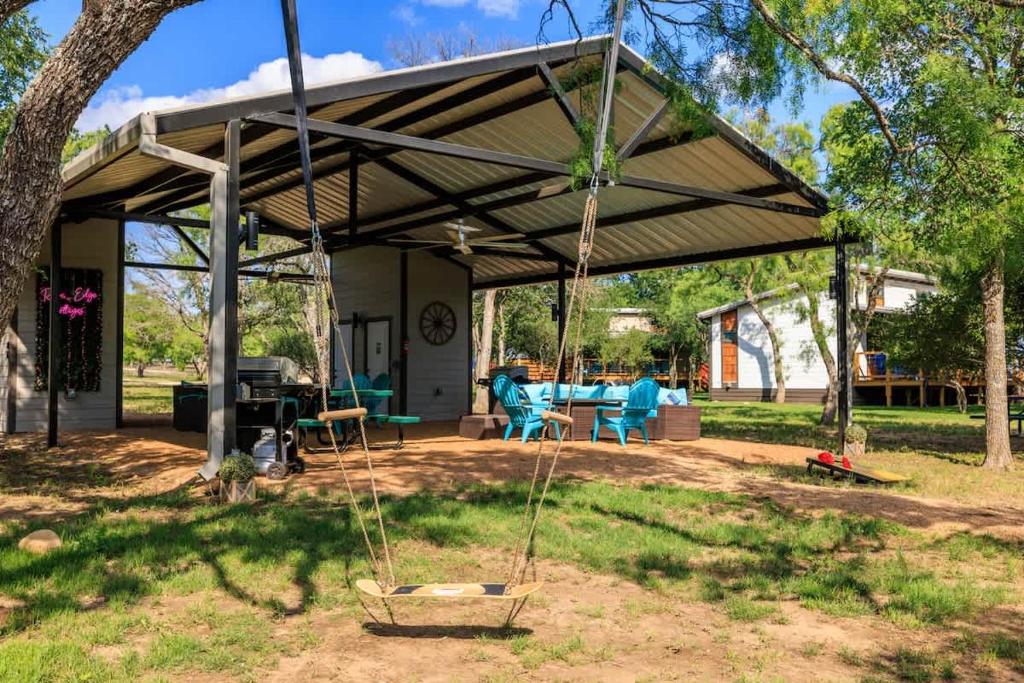 Morris Ranch Texas Paintbrush Waterfront Cottage, Morris Ranch (updated prices 2026)