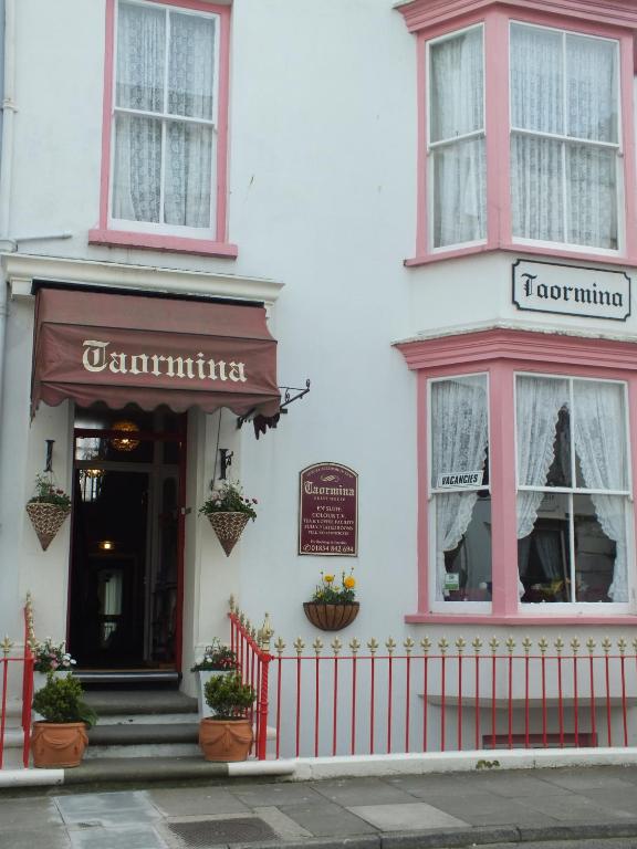 Taormina Guest House in Tenby, Pembrokeshire, Wales