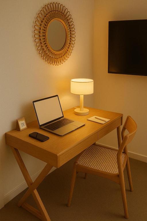 Cit'Hotel Logis De Brou, Bourg en Bresse RENOVE EN 2026 - Classic Double Room With Balcony