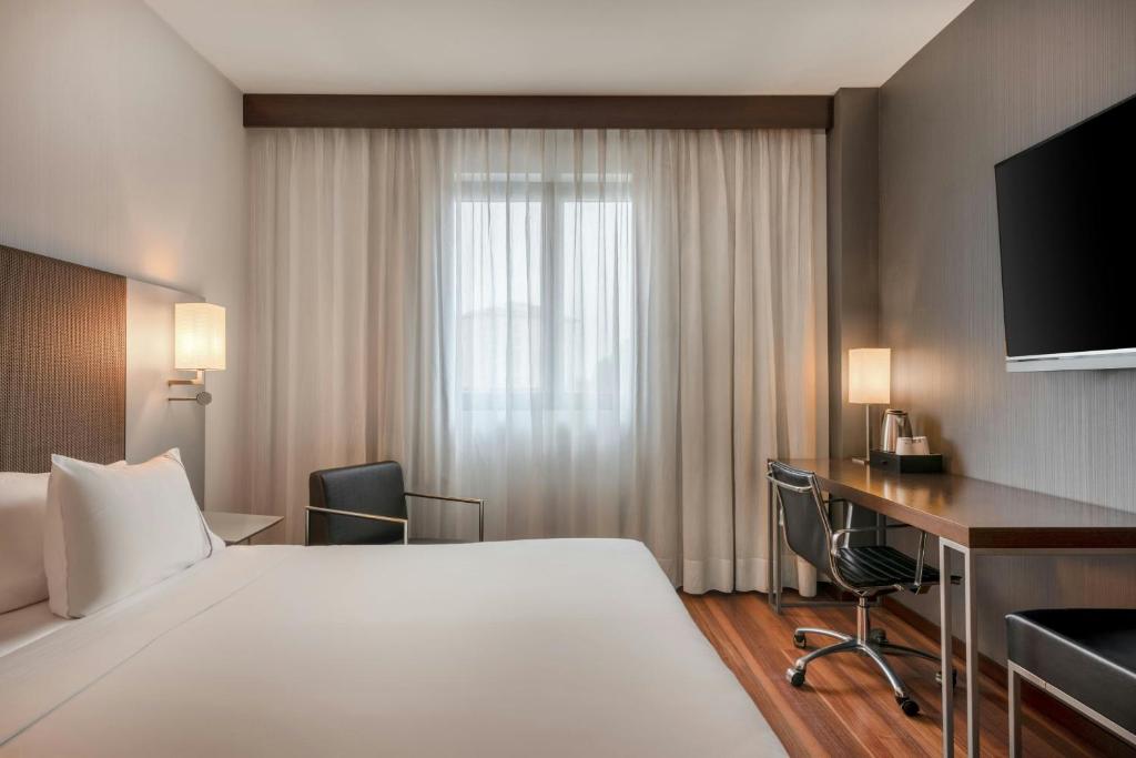 AC Hotel Padova by Marriott - Standard Plus King Room, Guest Room, 1 King