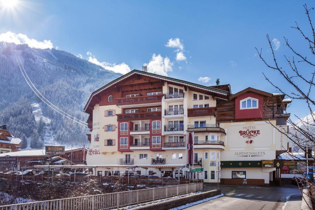 Nespecifikovaný výhled na hory nebo výhled na hory při pohledu z hotelu