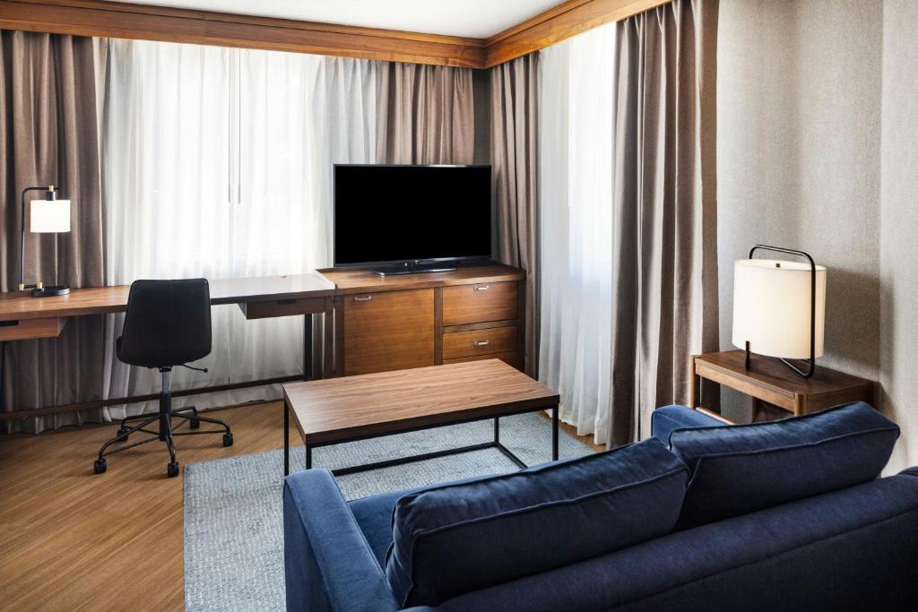 Four Points by Sheraton Halifax - ワンベッドルーム ジュニア キングスイート
