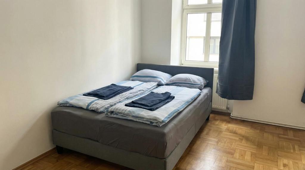 Stylish 1BR City Apartment for 5, Great Location