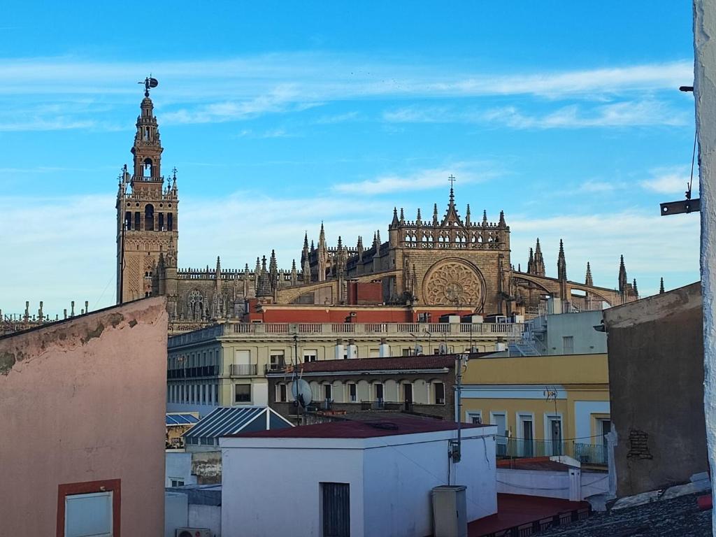 Homey Seville Amazing New Arfe I Apartment Near Cathedral 8 people