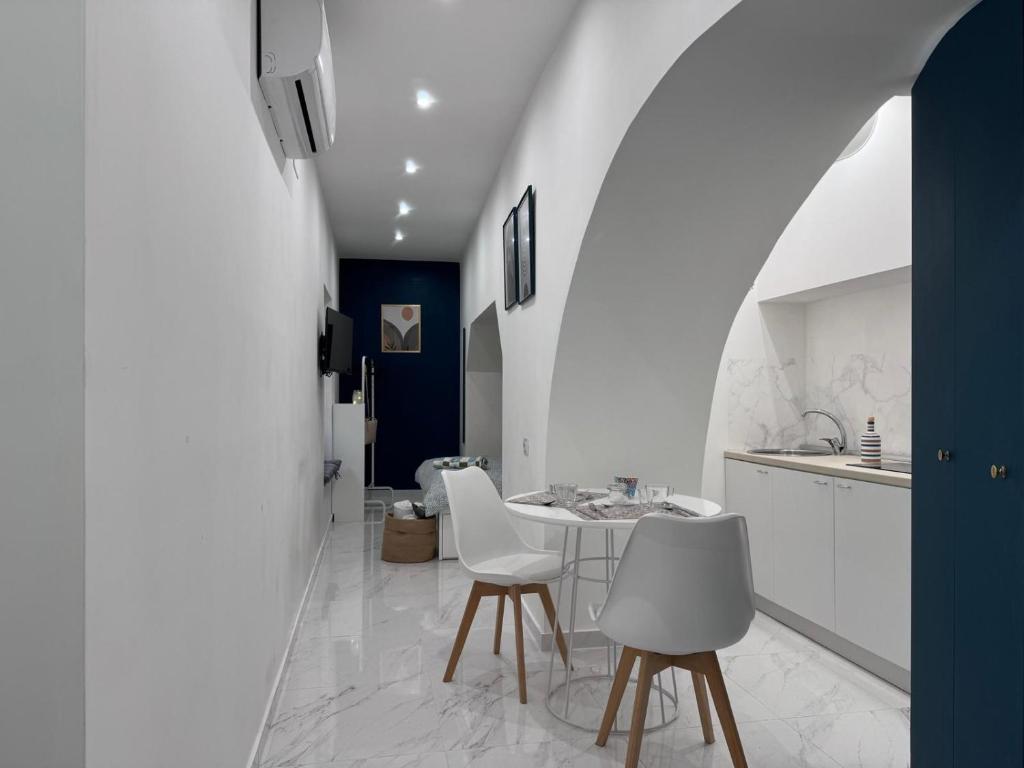 Opera Home
