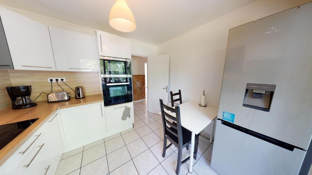 Appartement F4 refait proche université – photo 17