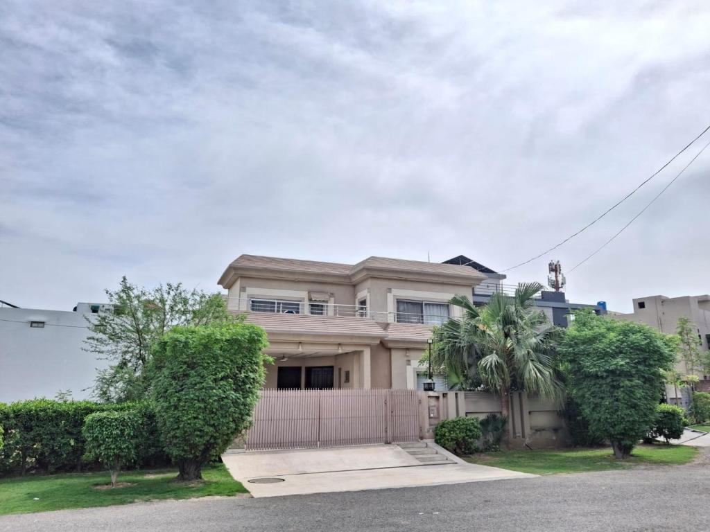 5 Bedrooms furnished separate upper portion house in DHA Phase 4, Lahore