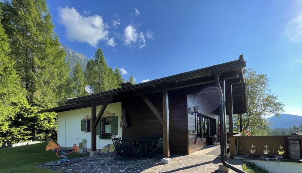 a small house with a porch and a patio at Chalet Villa Josi Superior Appartement 11 in Leutasch