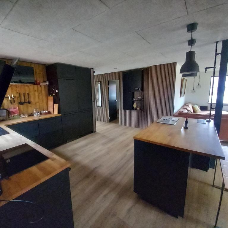Ett kök eller pentry på Leons House