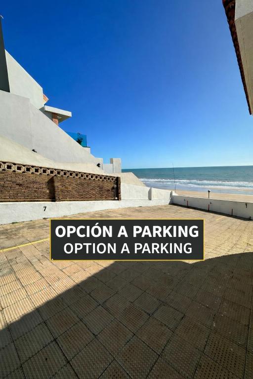 Apartamento de 1 dormitorio con vistas al mar