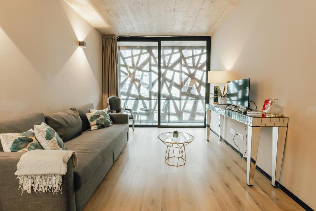 City Center Premium Apartment by Vacationy