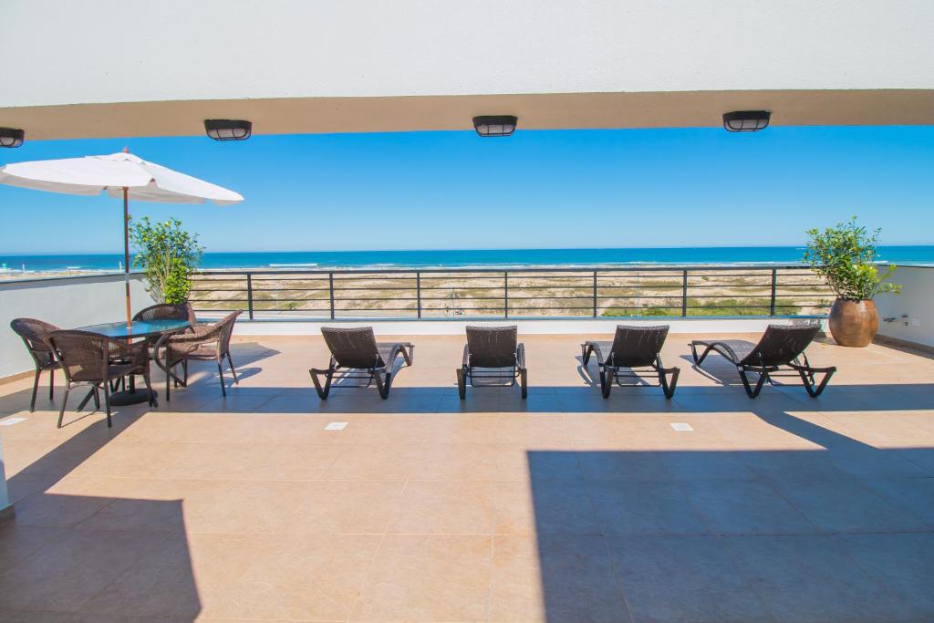  Ponta dos Molhes Beach Flat