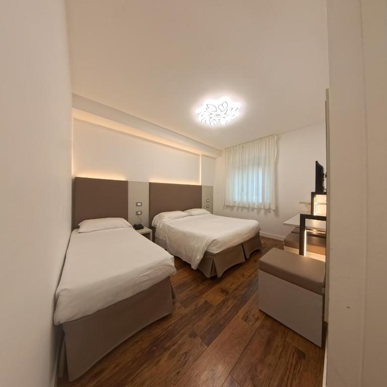Hotel Aurora - Habitación Triple Clásica