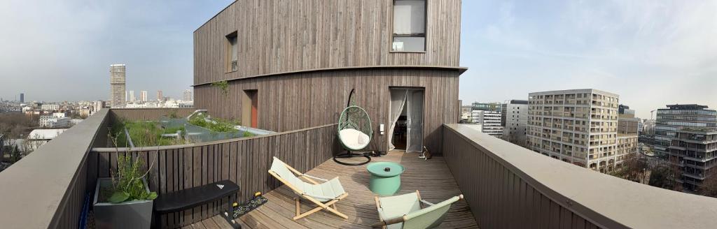 Rooftop Duplex with terrace overlooking the Eiffel Tower