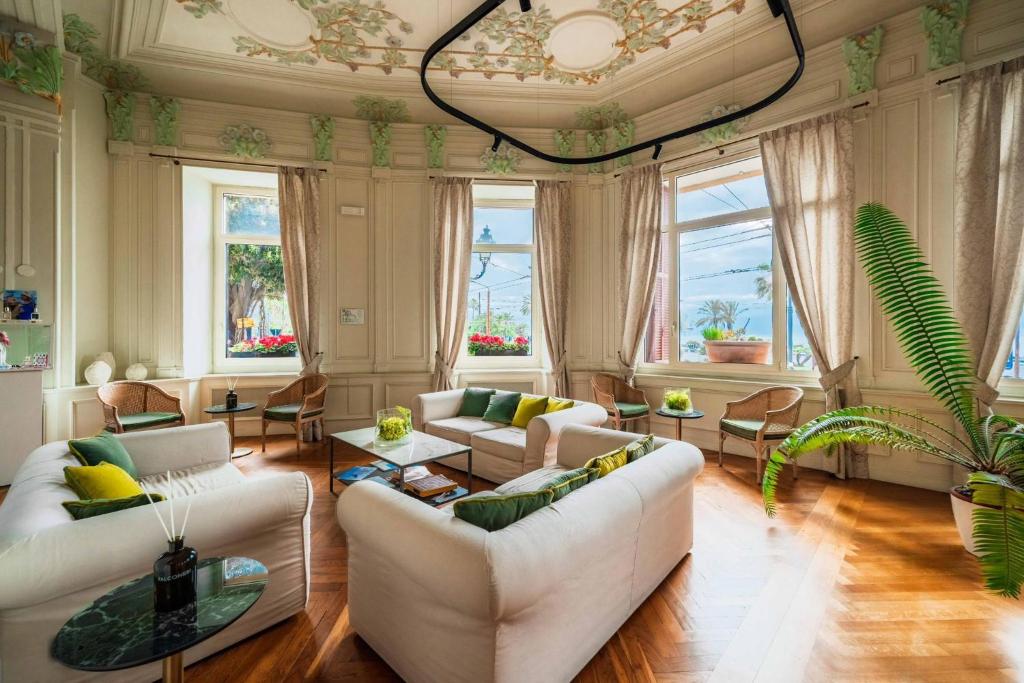 Lolli Palace Hotel