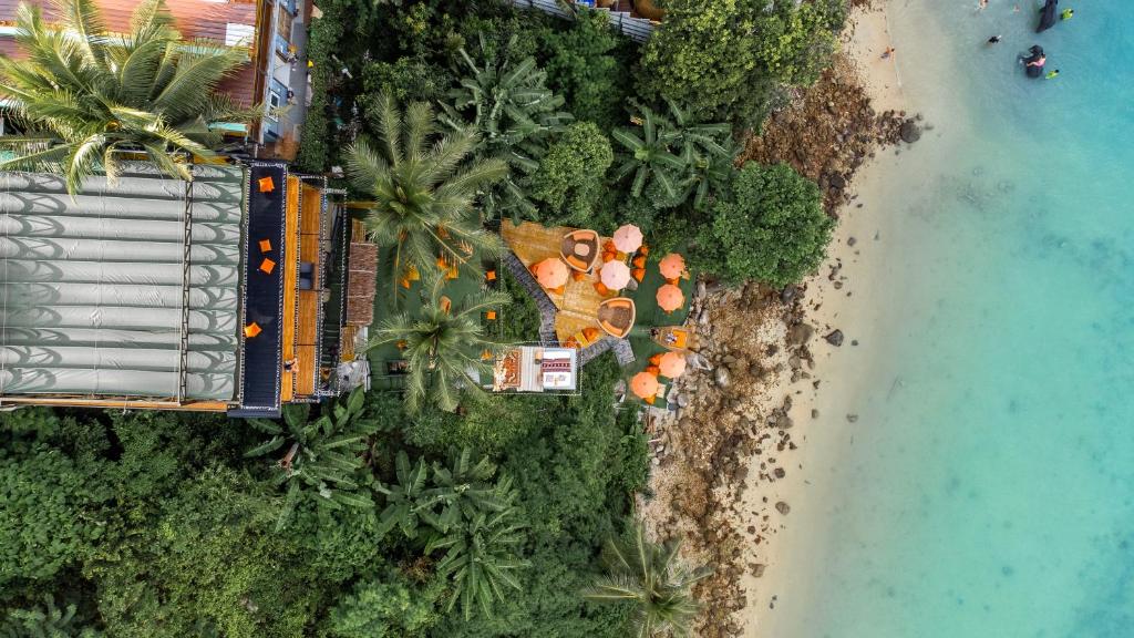 تصویر اتاق‌های The Cozy Beachfront Phuket - تصویر ۲