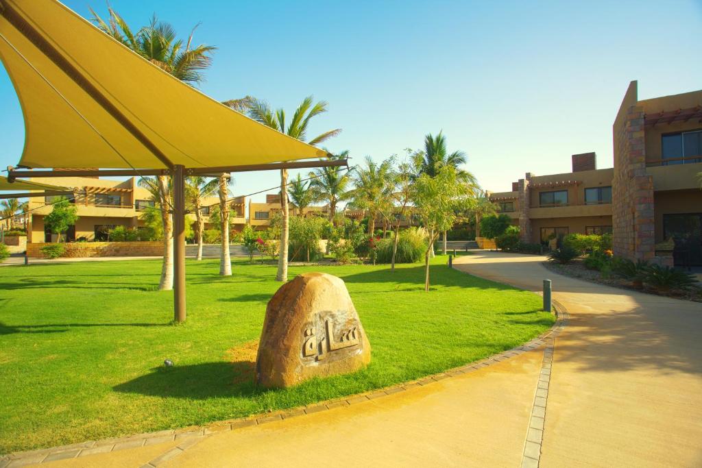 Zahrada ubytování Royal L'azure Resort